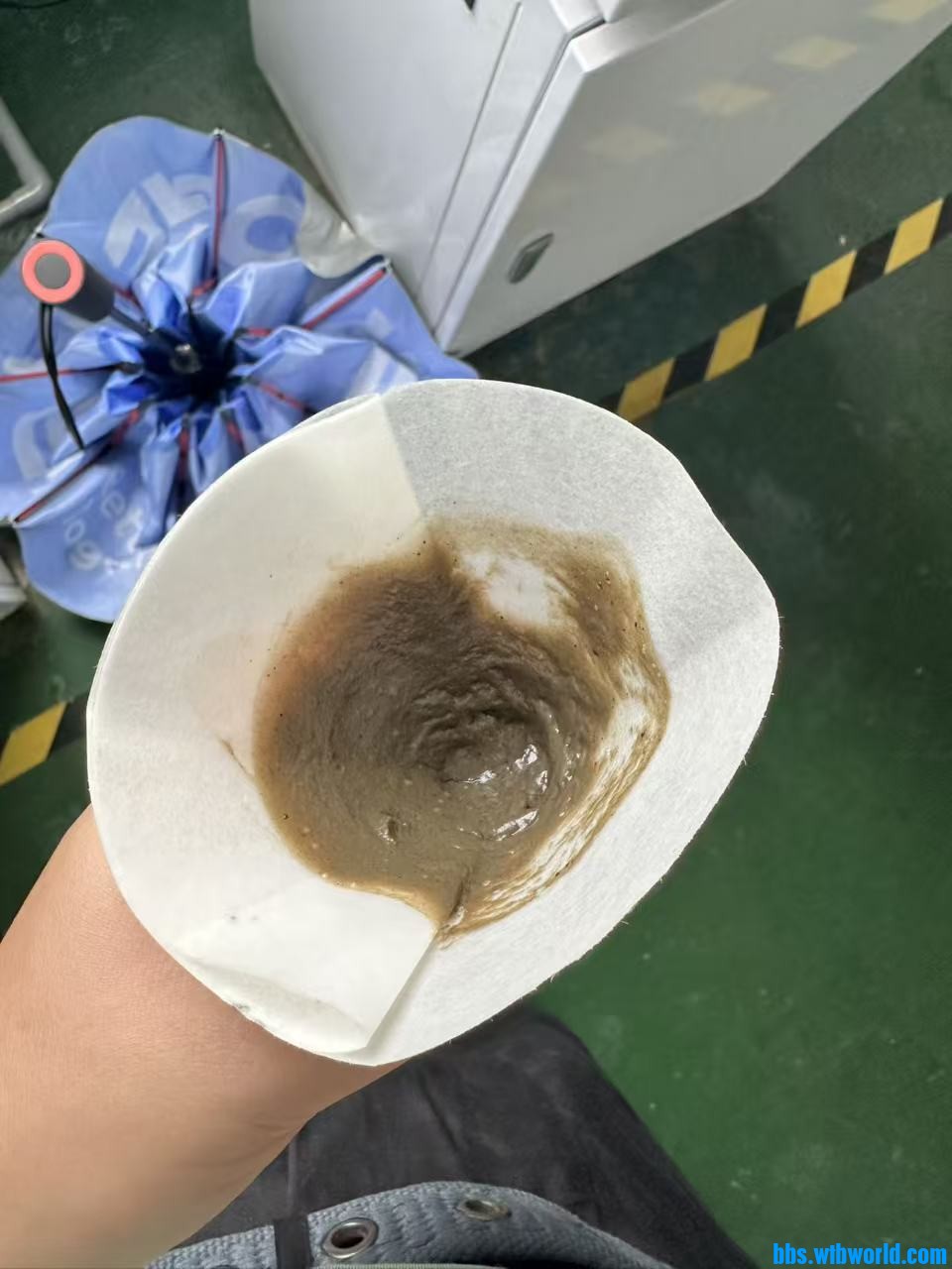 过滤后的好氧污泥，粘腻感